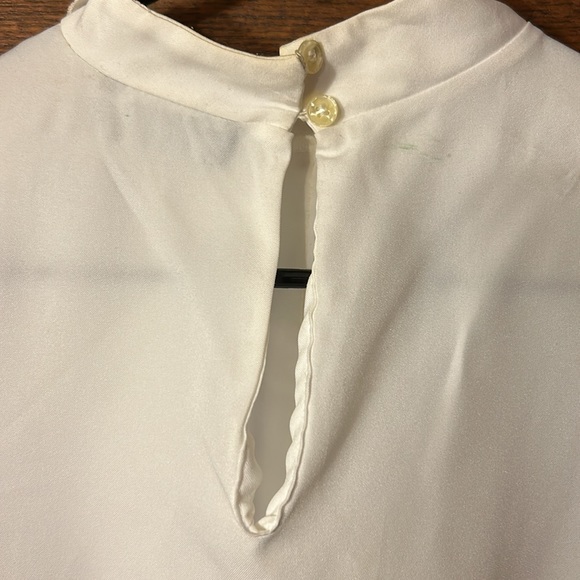 Vintage Angela Pellino White Pleated Polyester Blouse w/Decorative Collar Sz 12 - Picture 6 of 8